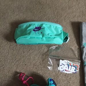 nike flip flops foot locker